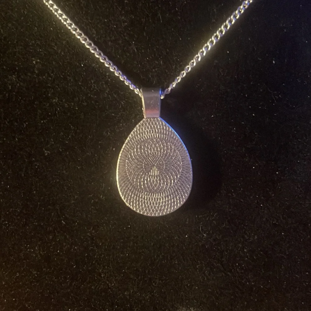 Necklace Iced-Out Initial (“G”) Pendant - Picture 2 of 3